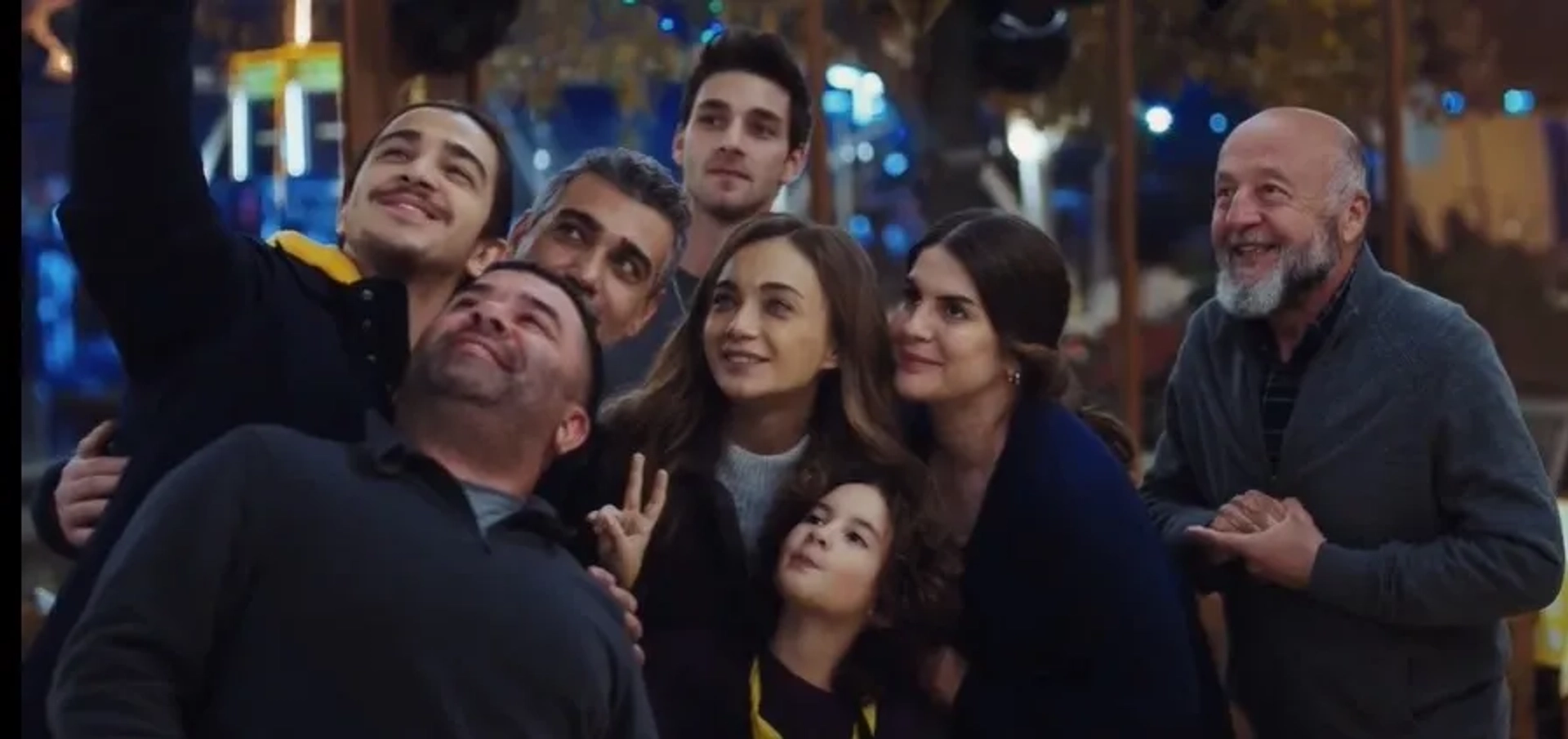 Gürberk Polat, Bülent Sakrak, Dinç Daymen, Yaman Arslan, Hakan Salinmis, Damla Sönmez, Caner Cindoruk, and Ayça Erturan in The Blue Exile (2023)
