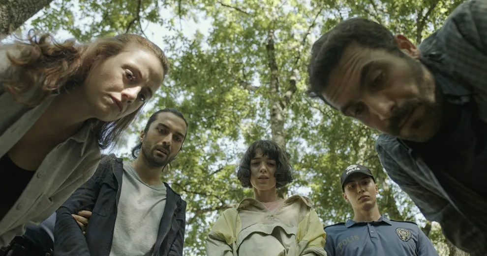 Yaprak Medine, Nazli Bulum, and Cihat Suvarioglu in Interrupted (2020)