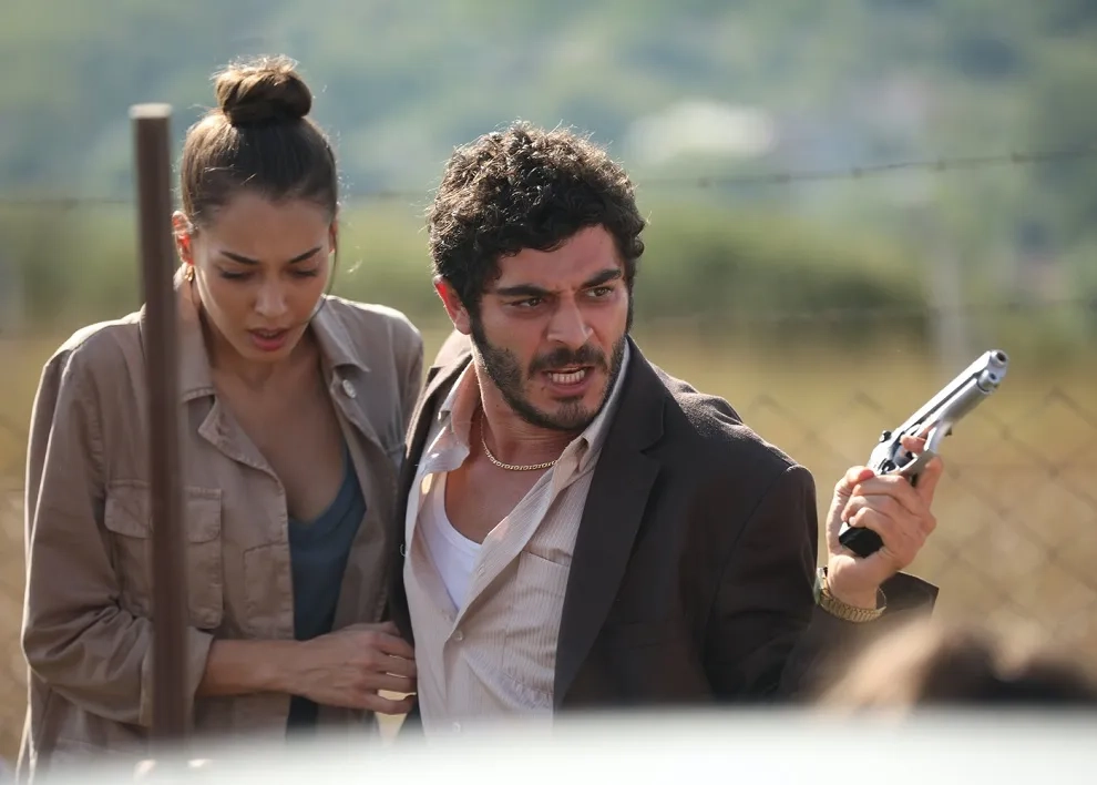 Dilan Çiçek Deniz and Burak Deniz in Interrupted (2020)