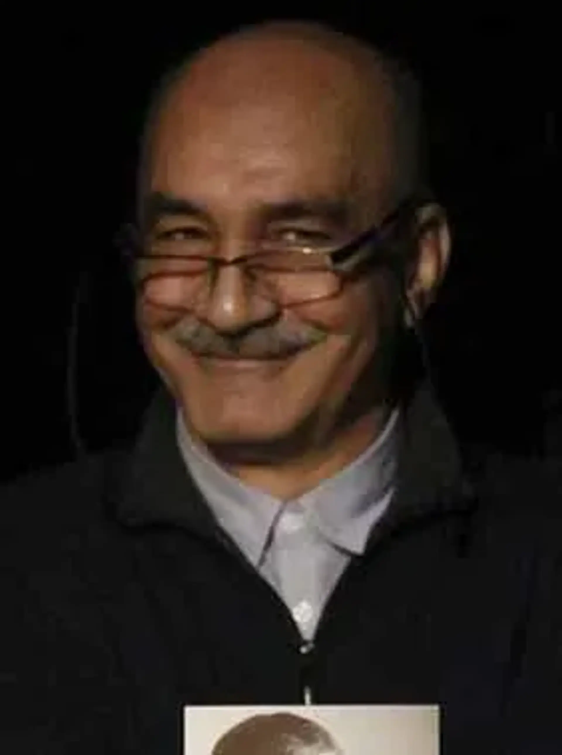 حمید لبخنده