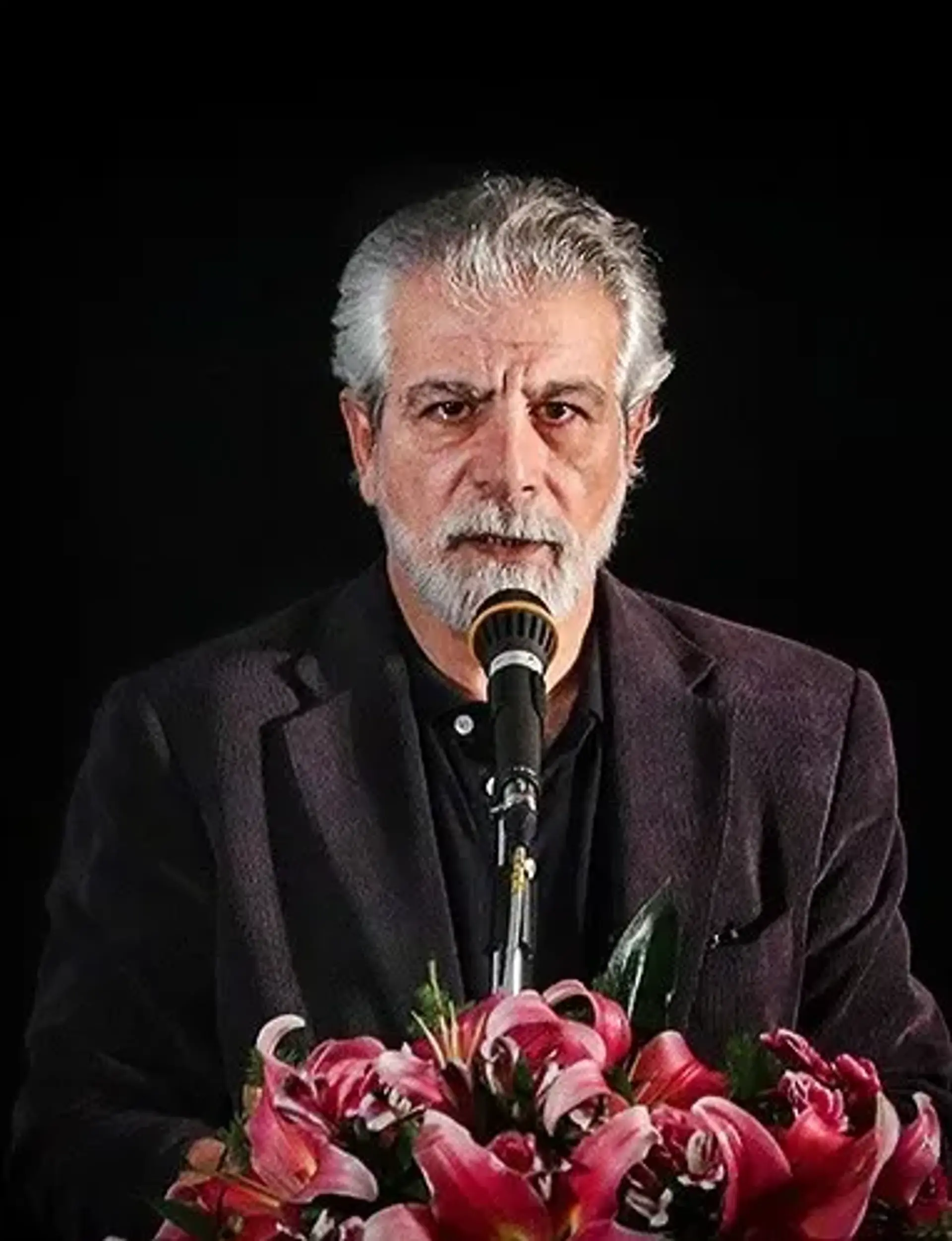 منوچهر شاهسواری
