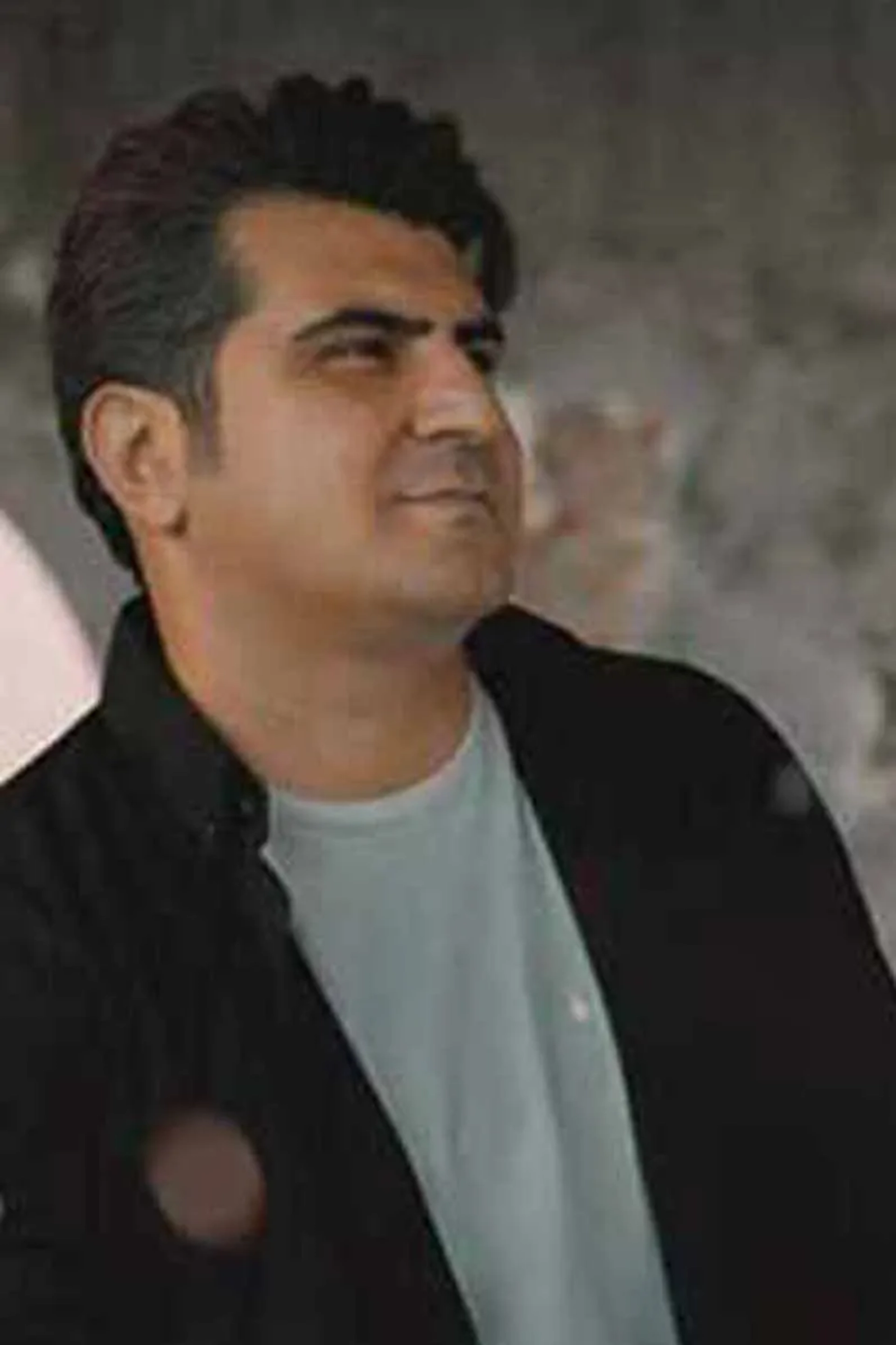 فرزاد شیر محمدی