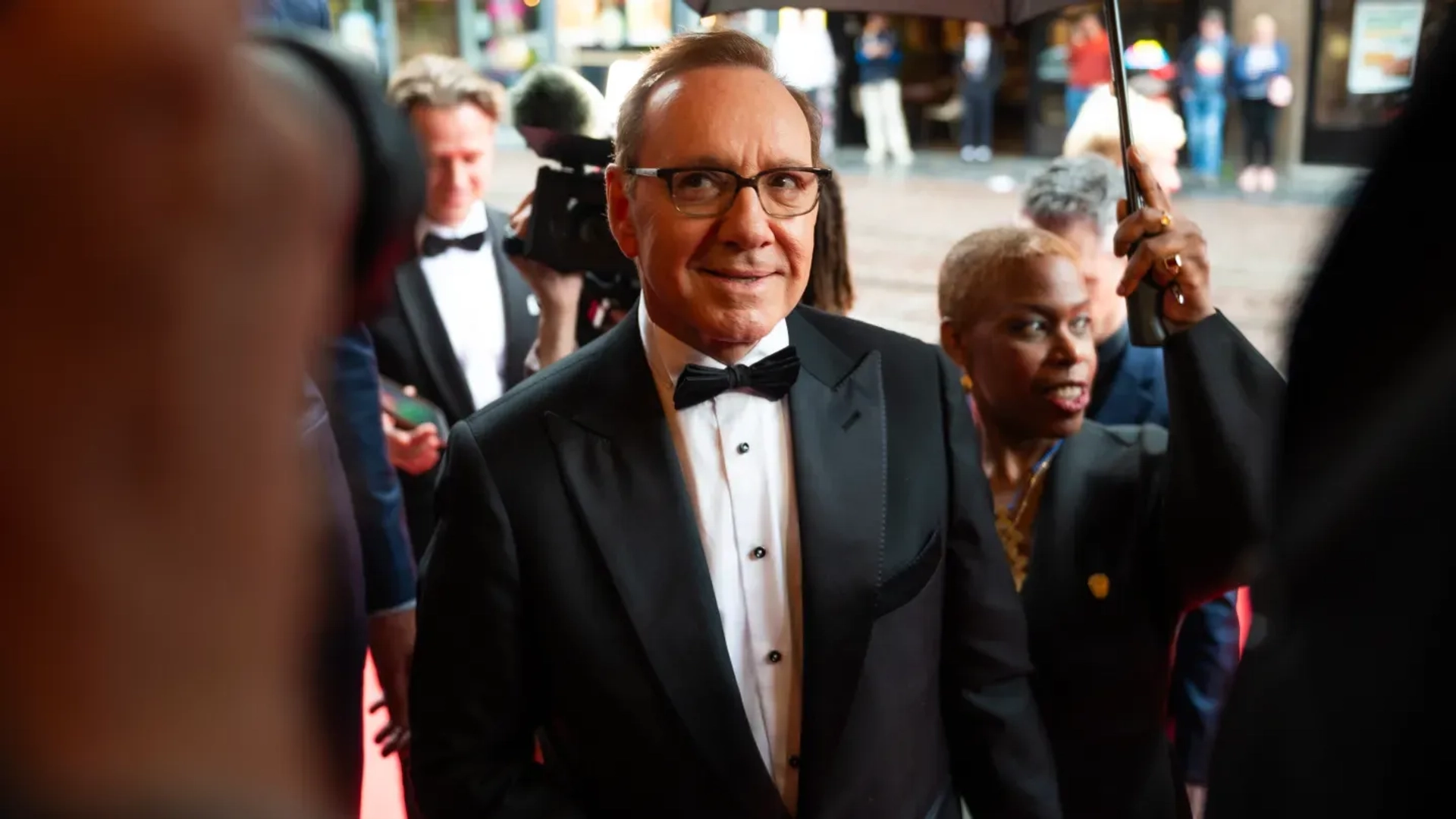 تقدیم جایزه کوین اسپیسی به وال کیلمر فقید