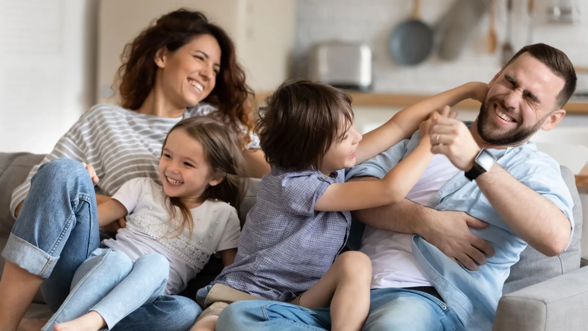 تریلر فیلم خانواده طبقه متوسط ۲۰۲۵ Middle Class Family