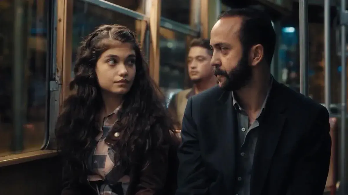 فیلم خیلی دوستم داشته باش (Beni Çok Sev 2021)