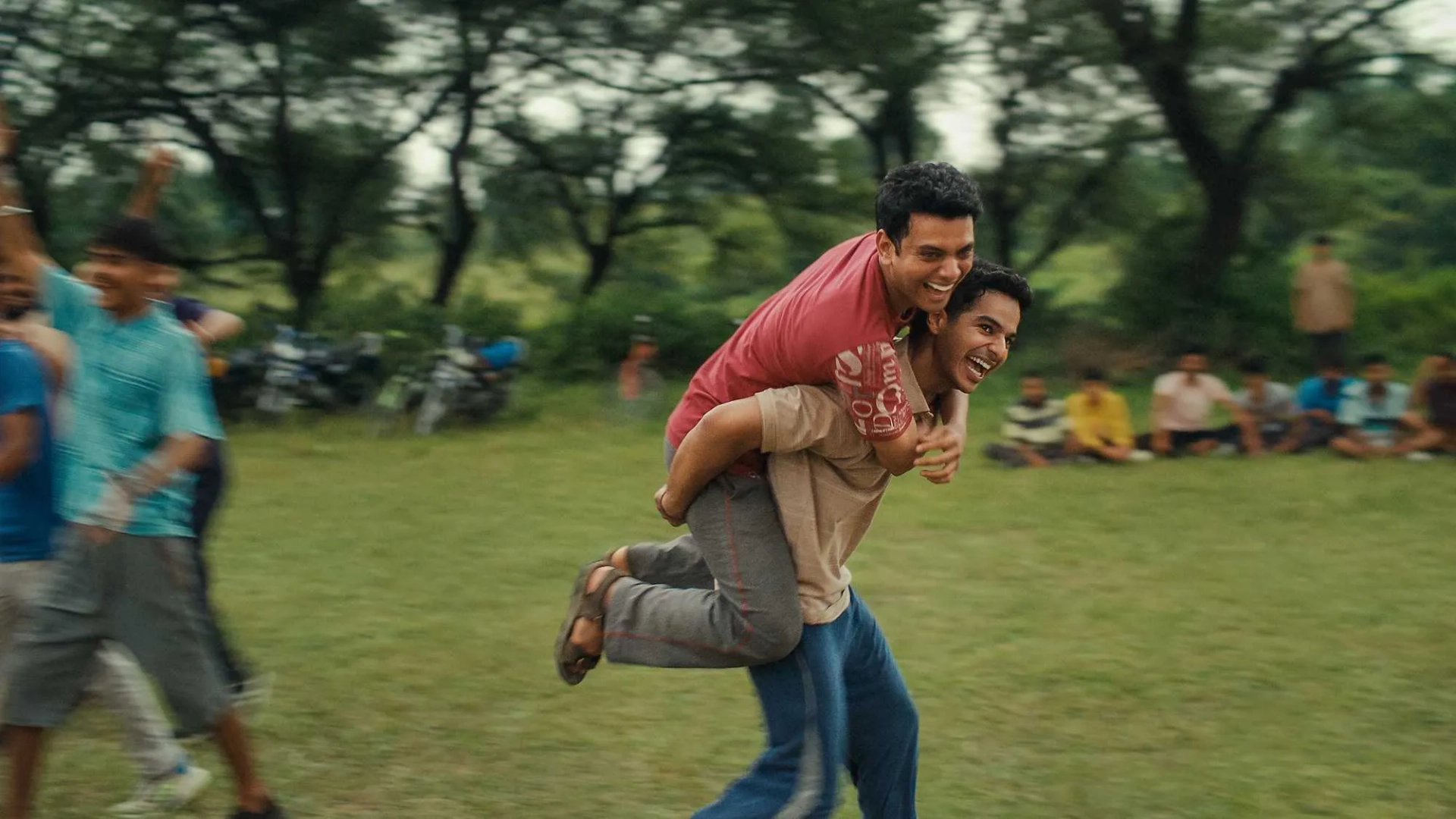 تریلر فیلم پابند خانه ۲۰۲۵ Homebound