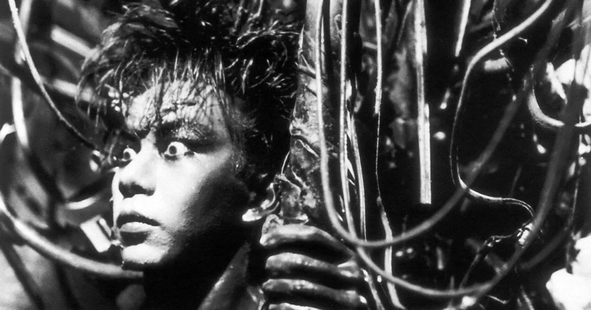 فیلم تتسوئو مرد آهنی (Tetsuo: The Iron Man 1983)