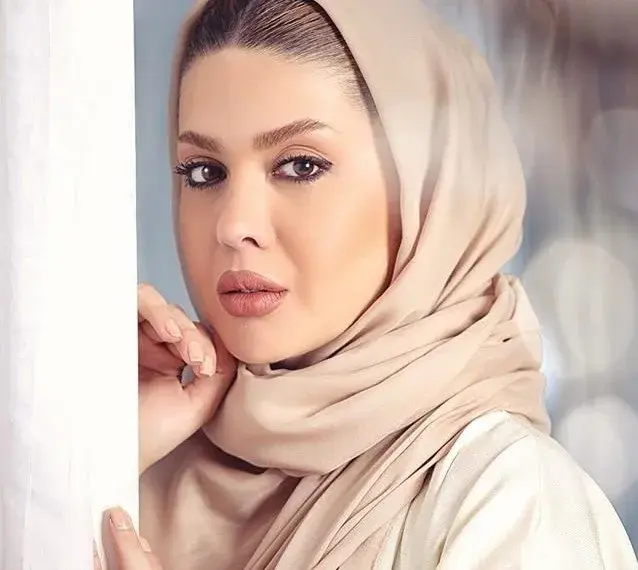 نازنین کریمی