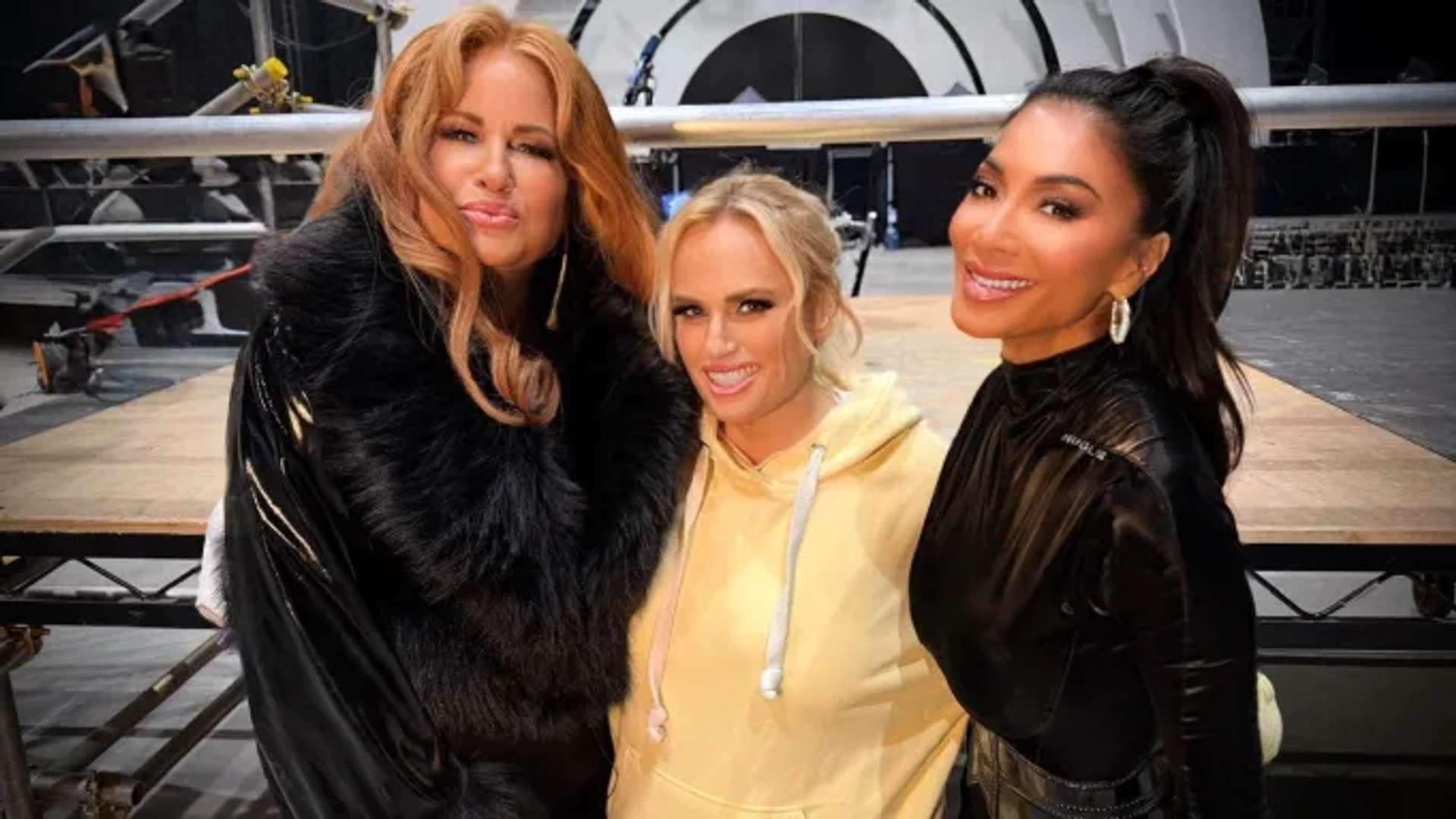 جنیفر کولیج و نیکول شرزینگر در فیلم ربل ویلسون