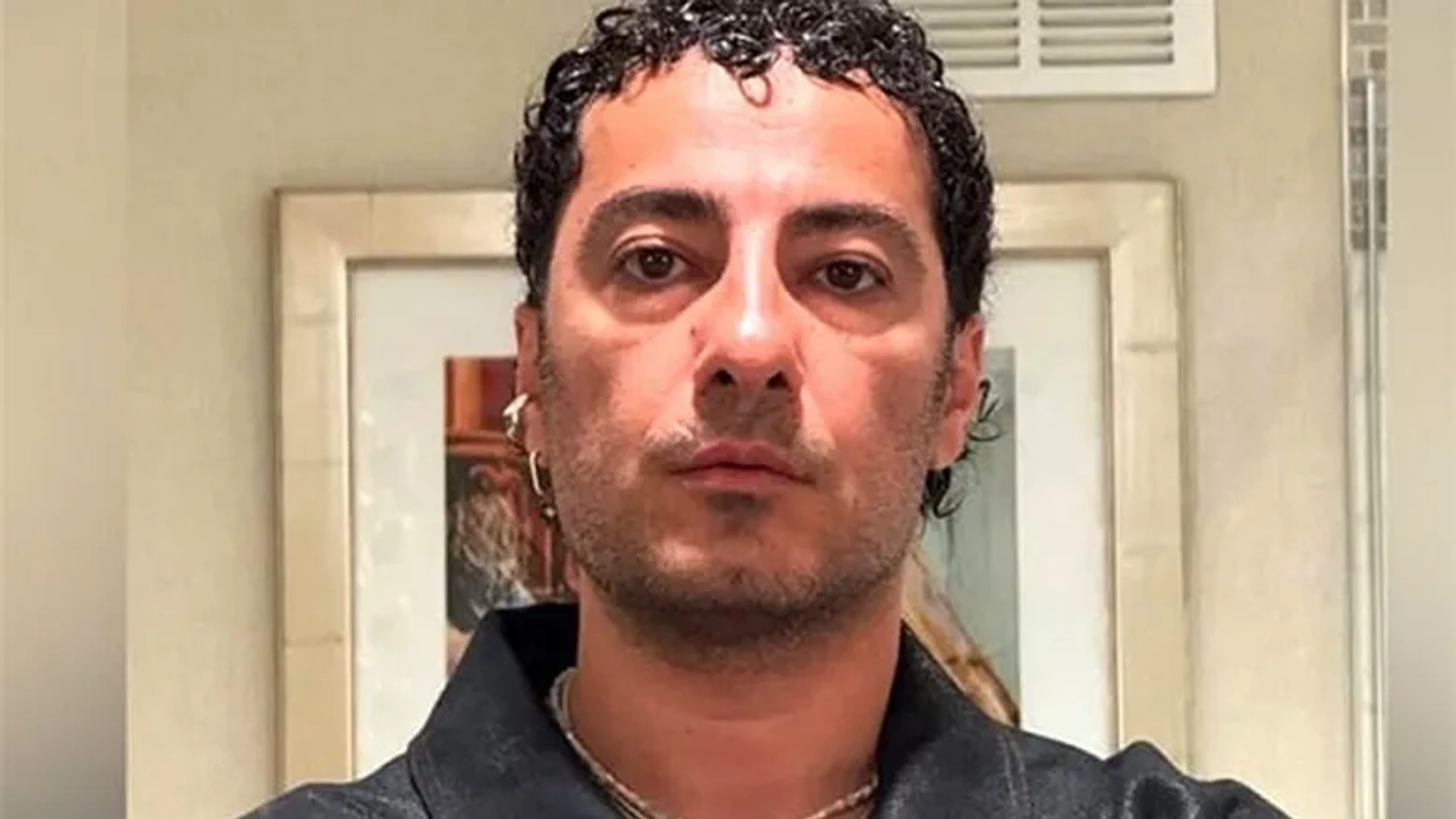 نوید محمدزاده از اجرای جهانی «سیصد» انصراف داد؛ امیر جعفری جایگزین شد