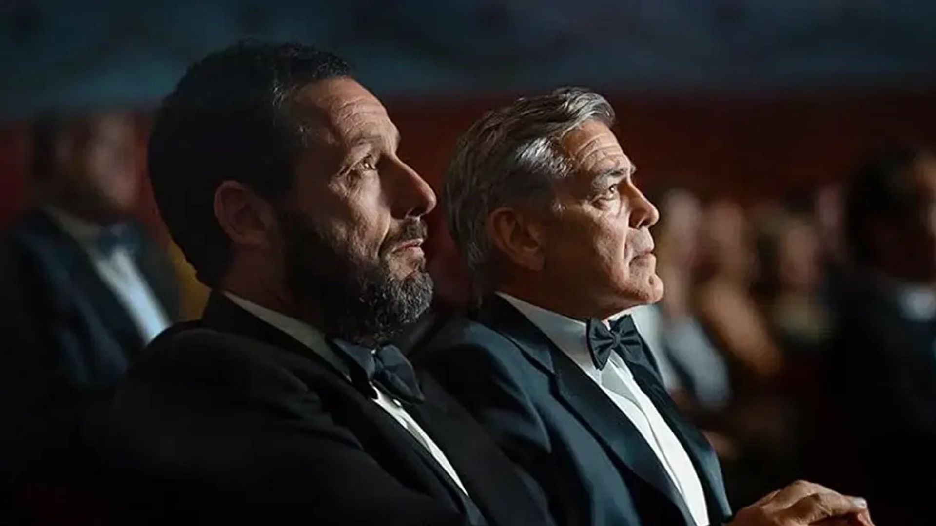 آدام سندلر به خاطر جورج کلونی کت شلوار میپوشد