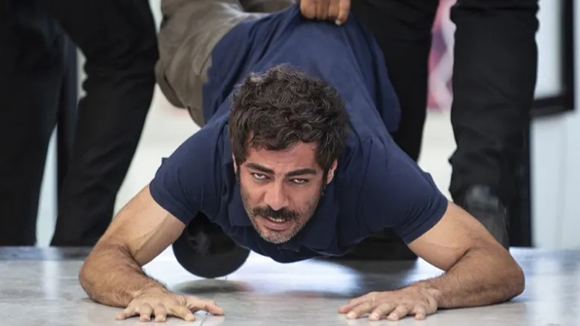 نوید پورفرج به جمع ستارگان فصل دوم سریال «وحشی» پیوست