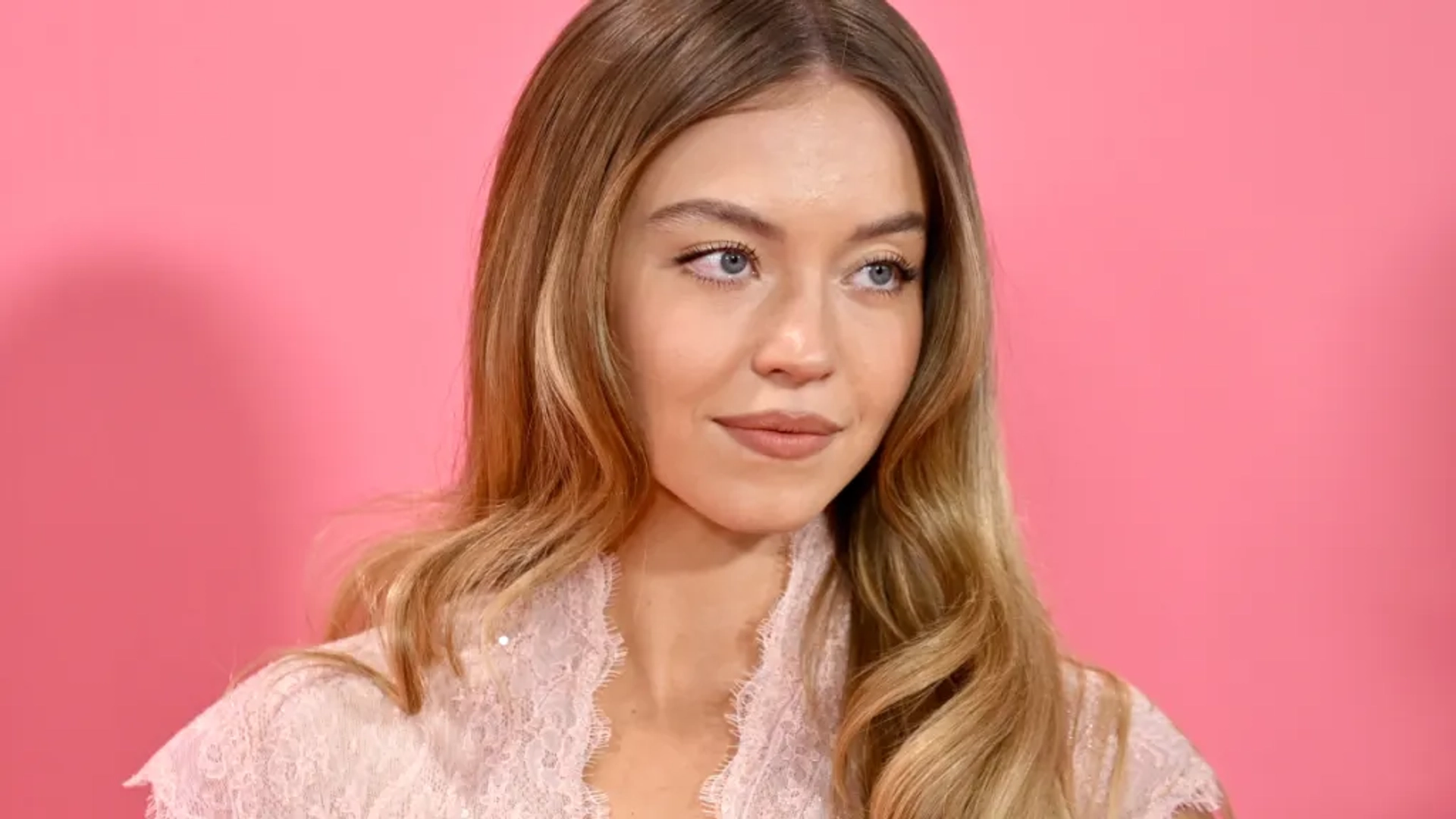 جف بزوس میخواهد سیدنی سوئینی باند گرل بعدی باشد؟ 