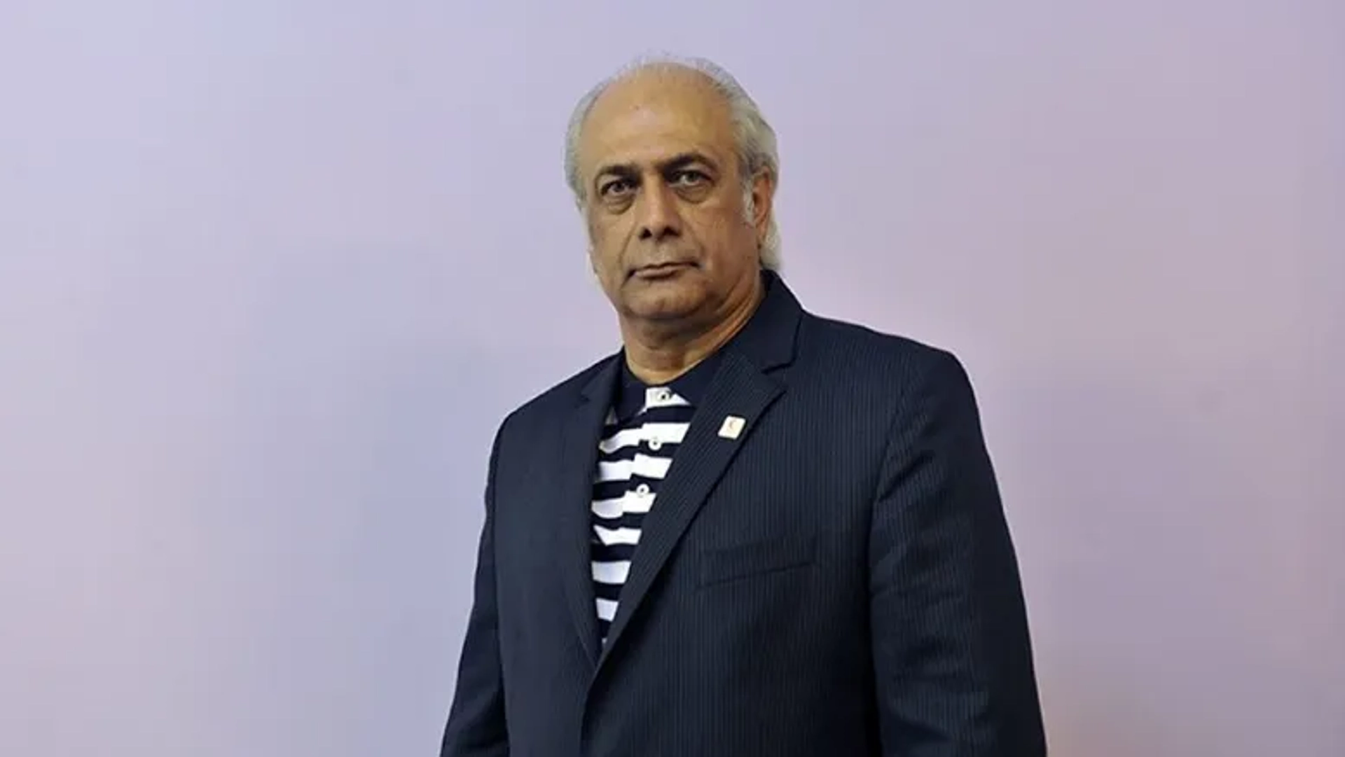 بهمن دان: سینما برایم مهم‌تر از پول است؛ هنوز برای بازنشستگی زود است