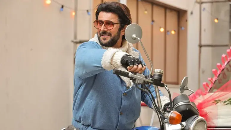 صدرنشینی «آقای زالو» در جدول فروش سینما؛ «شاه نقش» و «قرمز یواش» روی پرده رفتند