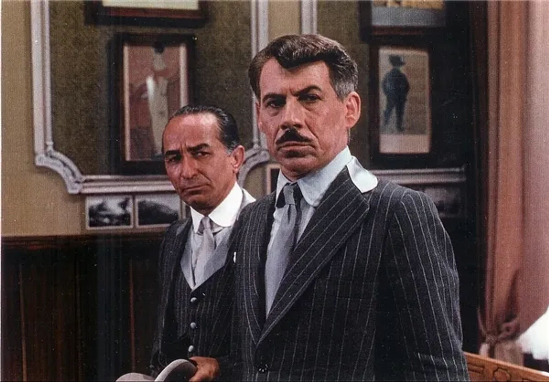 شاهکار علی حاتمی دوباره به تلویزیون برگشت | «هزاردستان» روی آنتن آی‌فیلم