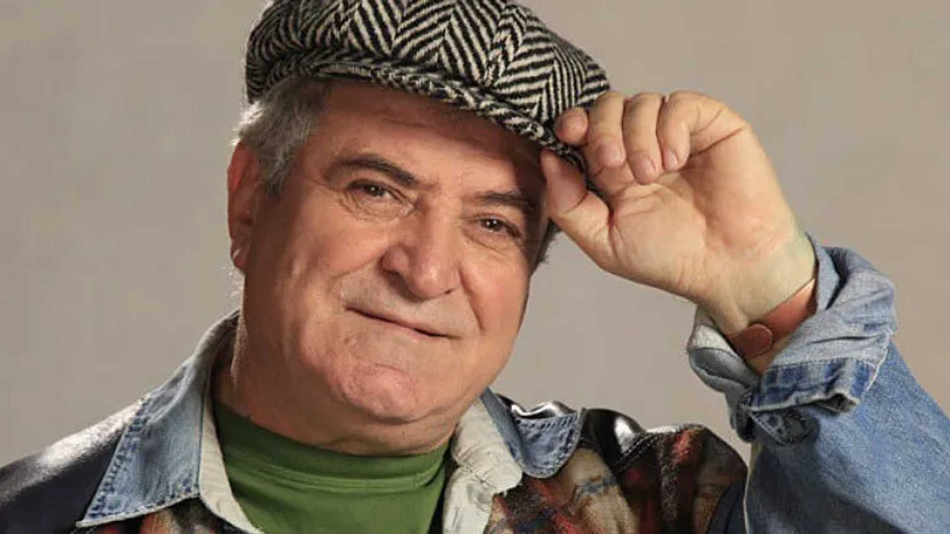 هژیر آزاد: روح زویا امامی با اجرای دیشبم شاد شد