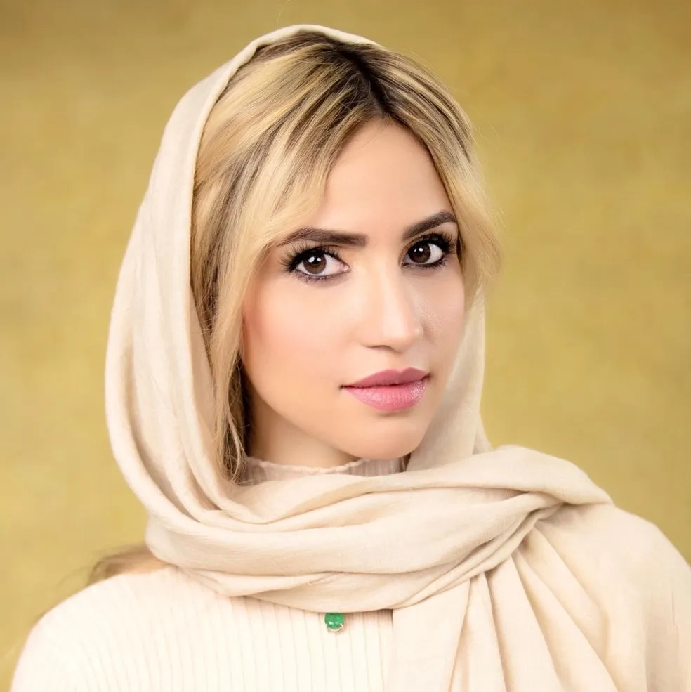 زارا میرزایی