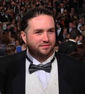 دومینیک برنز