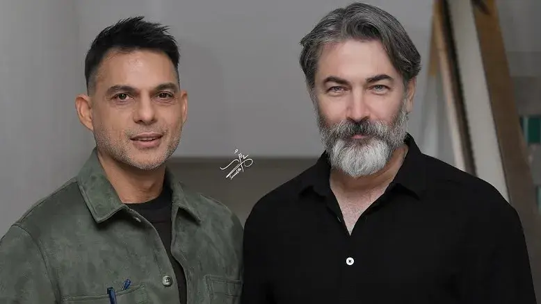 ببینید: قاب صمیمی پیمان معادی و پارسا پیروزفر در نشست بررسی یک کتاب