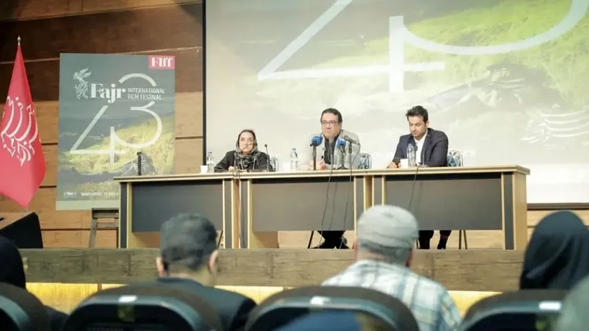 روح‌الله حسینی: شیراز همه ظرفیت‌های لازم برای جشنواره جهانی را دارد