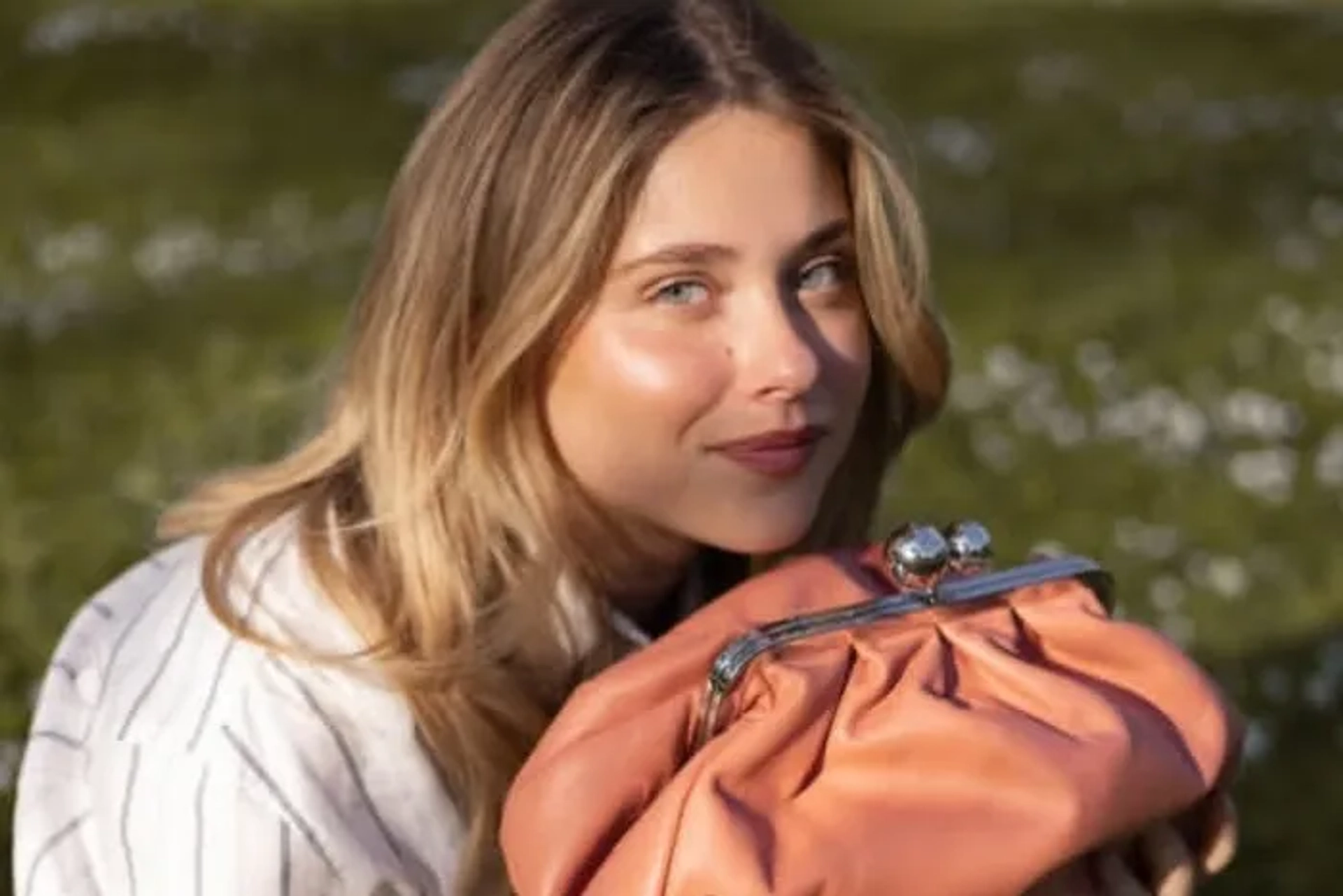 تصاویر جدید نیکول والاس (نوا در اشتباه من) را ببینید 1