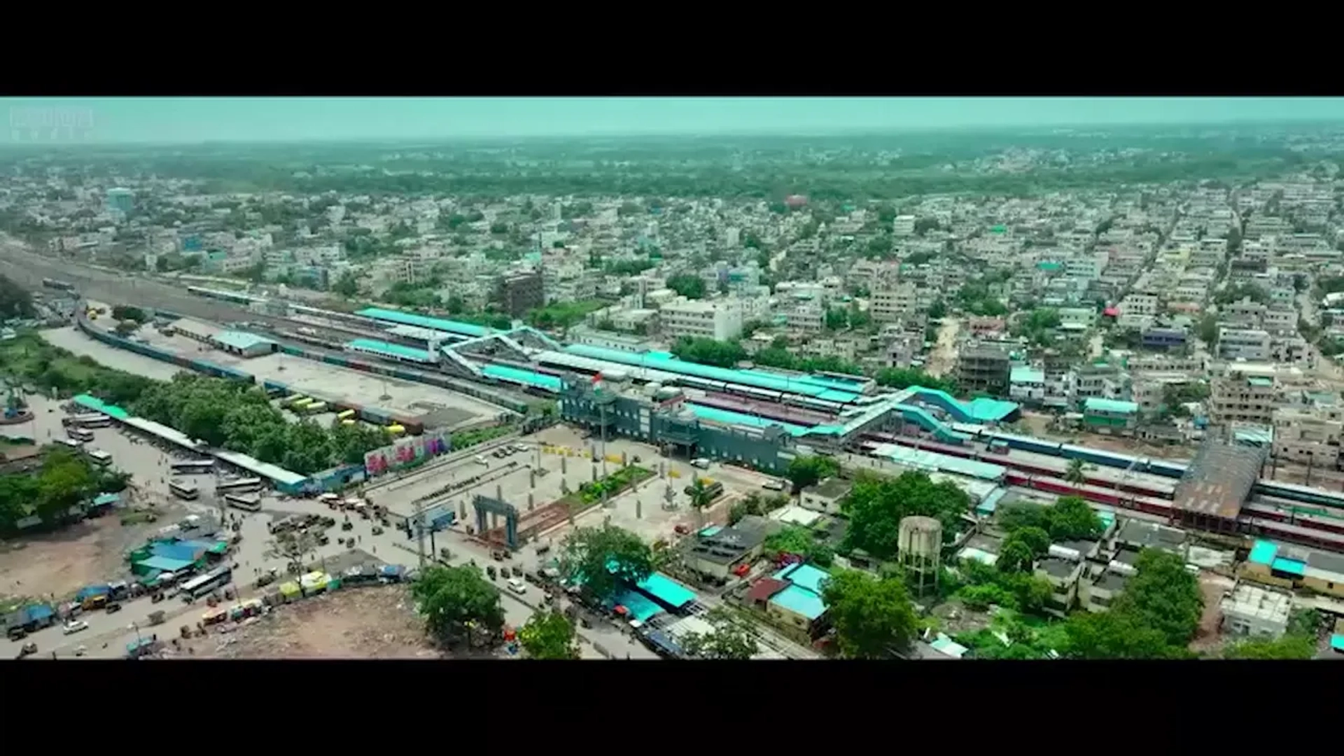 تریلر فیلم سانتانا پراپتیراستو ۲۰۲۵ Santhana Prapthirasthu