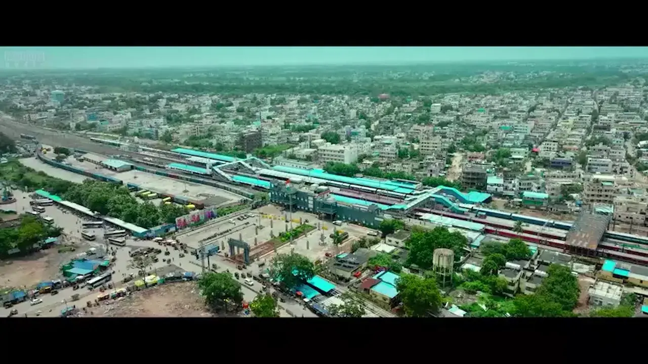 تریلر فیلم سانتانا پراپتیراستو ۲۰۲۵ Santhana Prapthirasthu
