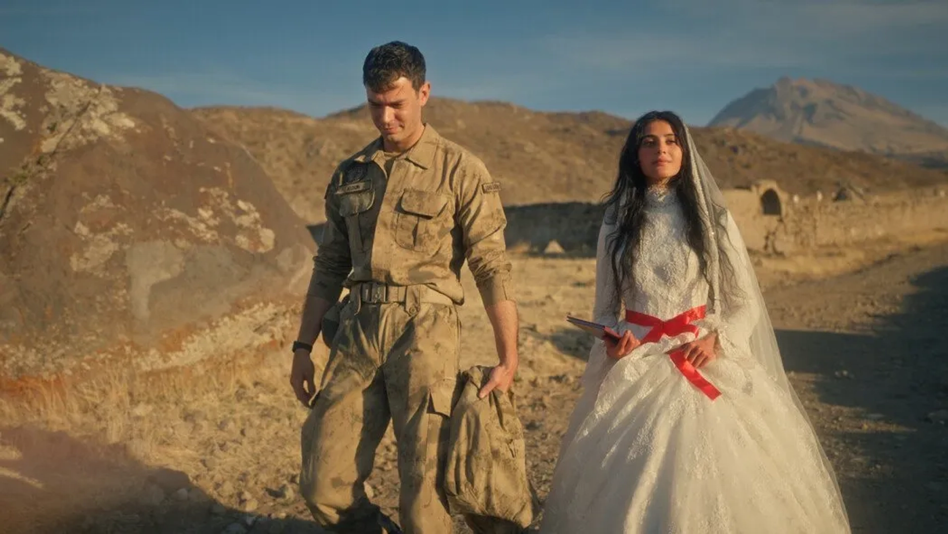 رونمایی از پروژه جدید هلین کاندیمیر و آیتاچ شاشماز