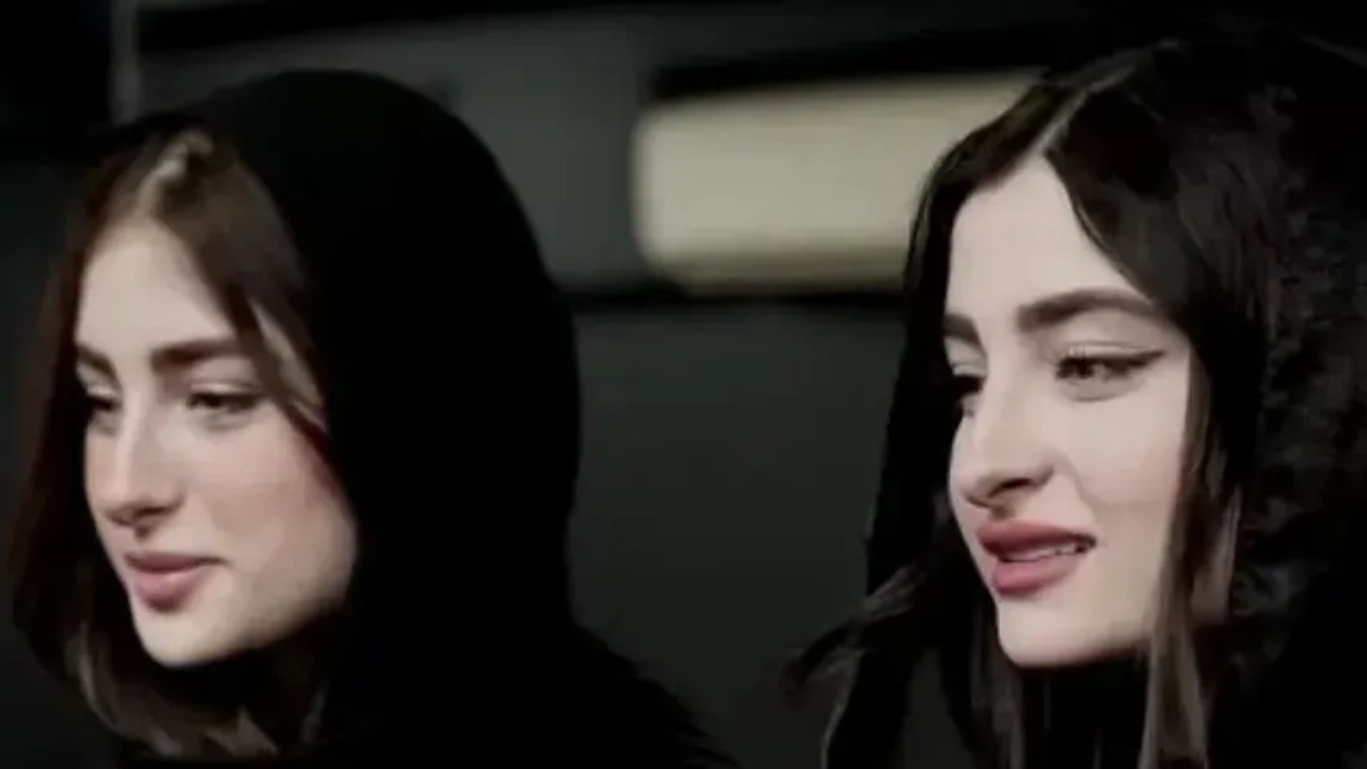 سارا و نیکا پایتخت کارگاه بازیگری برگزار می‌کنند؛ انتقادها آغاز شد