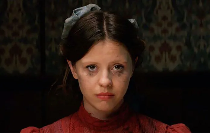 کودکی میا گاث 