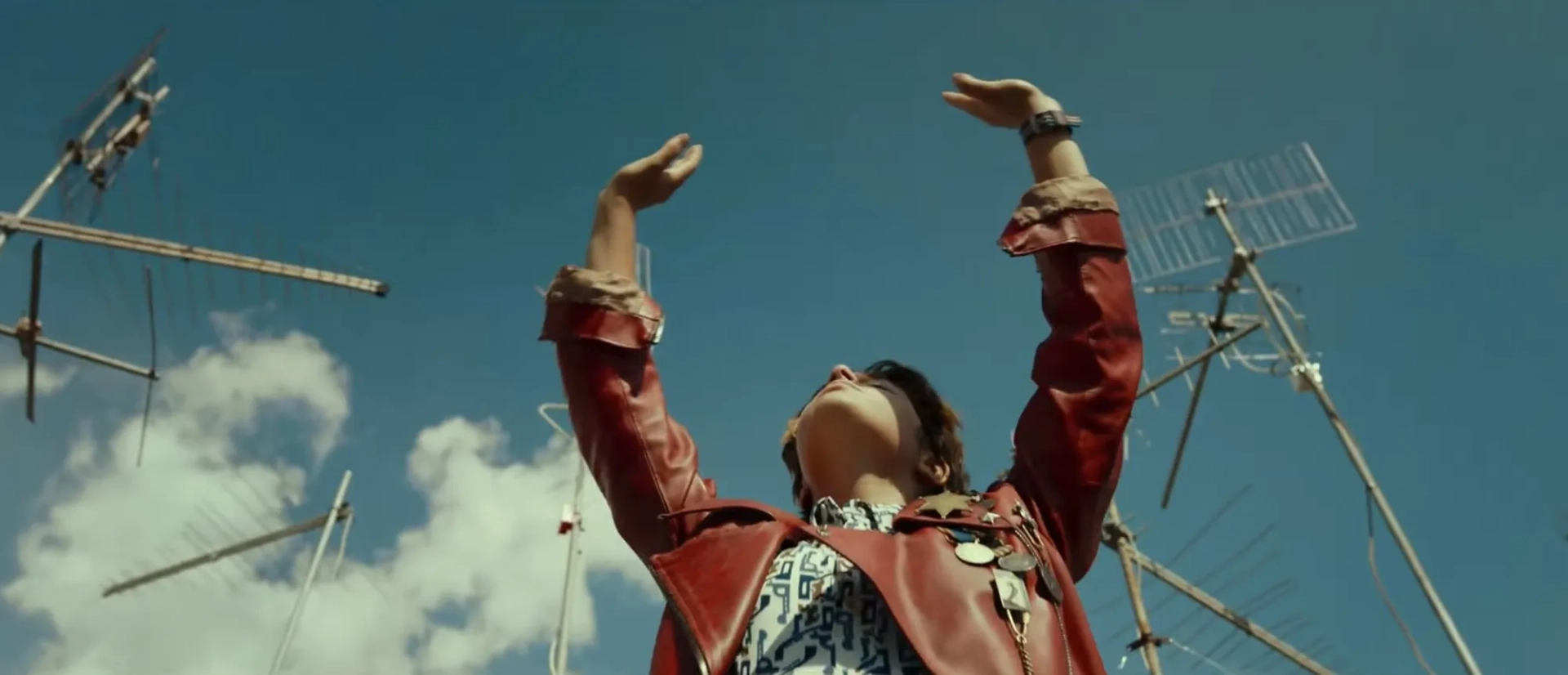 فیلم بی نهایت (L’immensità 2022)