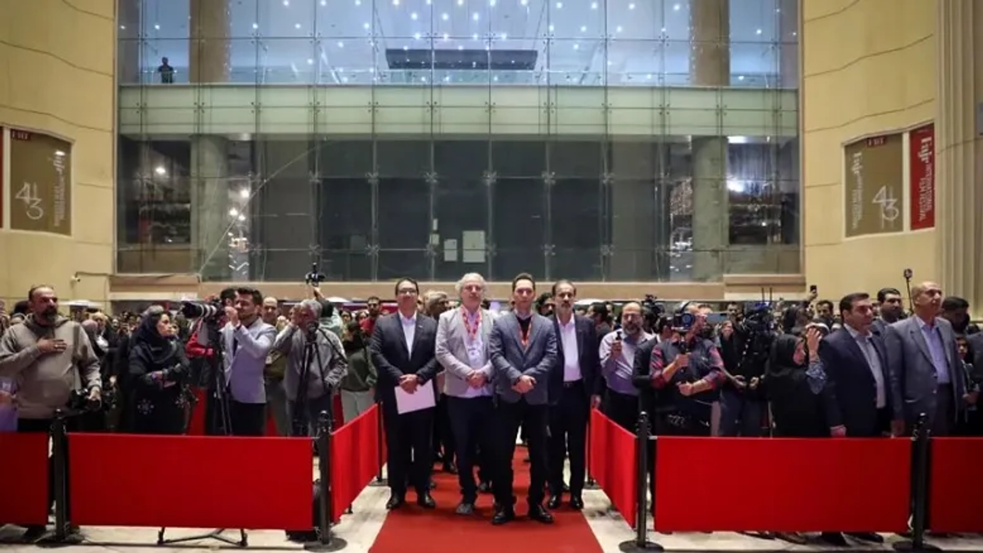 افتتاح پرشور جشنواره جهانی فیلم فجر در شیراز | تاکید دبیر جشنواره بر «سینمای شاعرانه»