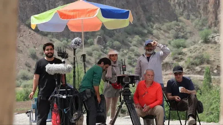 عذرخواهی کارگردان «او نمی‌خوابد» و دلایلش برای اصرار بر زبان آذری