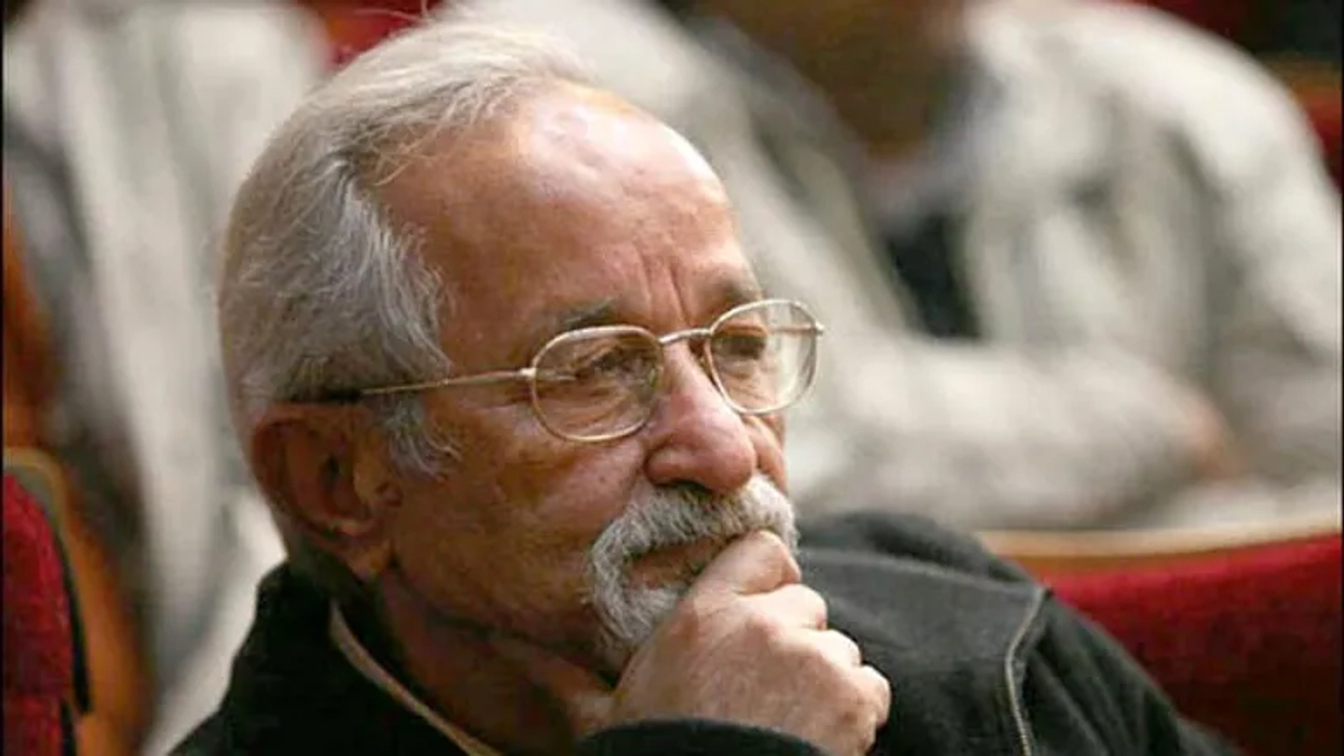 نمایش مستند «آی بی‌کلاه، والی» در یادبود جعفر والی