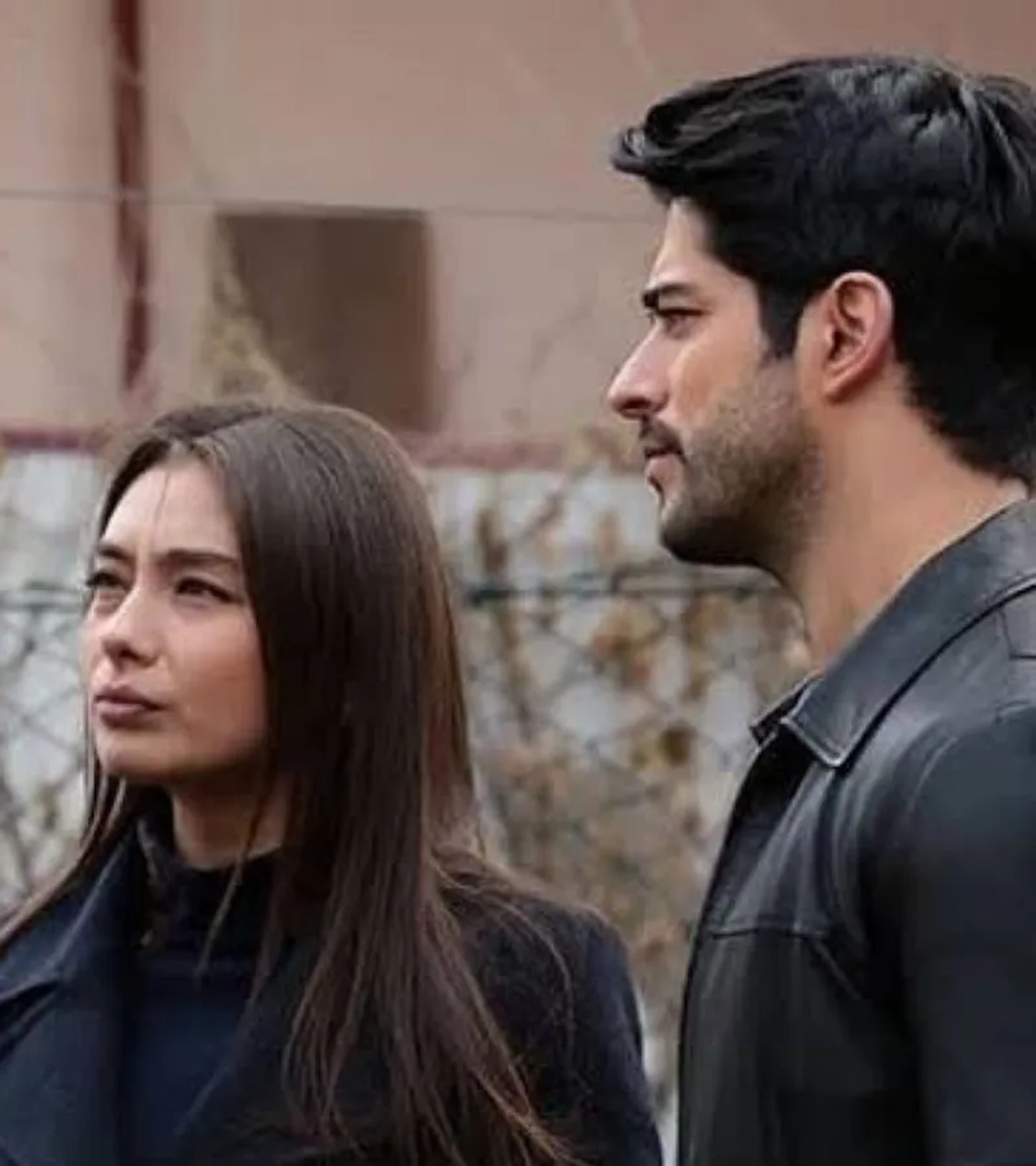 وقتی نیهان از خوشتیپی کمال به ستوه می‌‌آید: زشت باش!