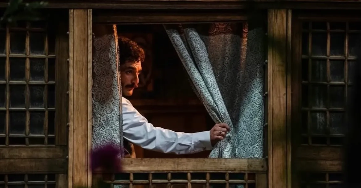 تیزر نهمین قسمت «بامداد خمار»: عموزاده خانومتونم تا یکی دو ماه دیگه نوه‌ی خان والا رو بارداره! 