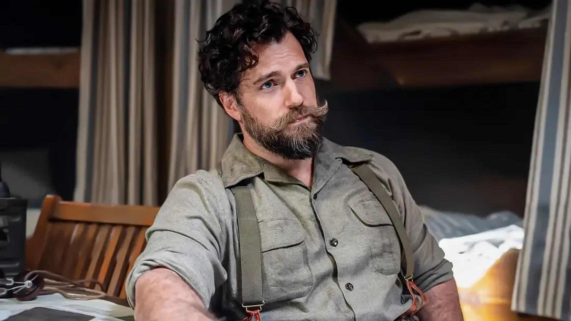 جهنمِ هنری کویل: چرا دنیای سینمایی «وارهمر» پاسخ نهایی به عطش خونِ مخاطبان است؟ 