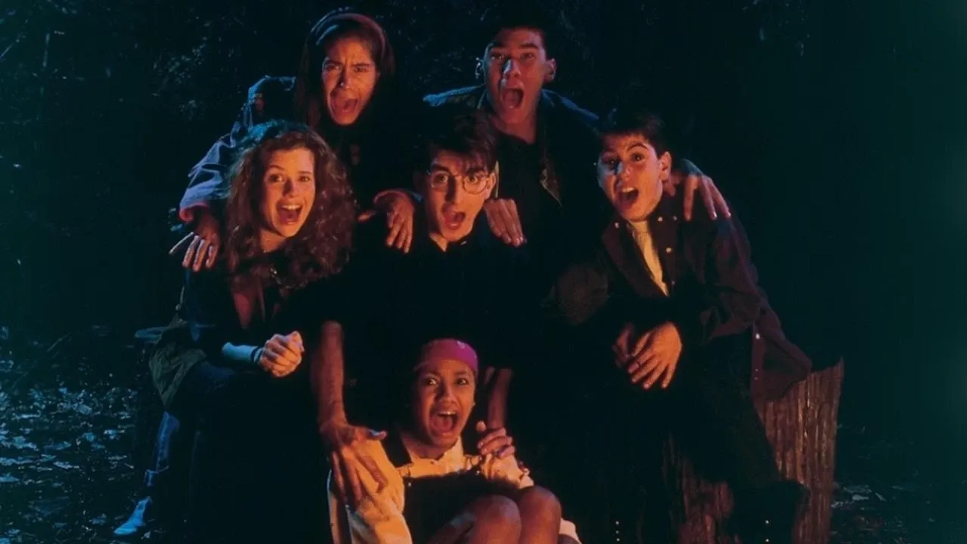 سریال از تاریکی میترسی؟ (Are You Afraid of the Dark? 1990)