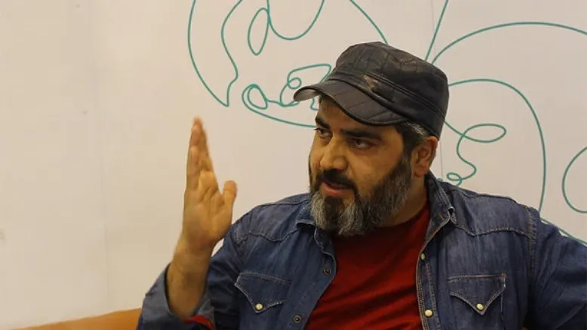 اتابک نادری از تجربه بازی در «داستان چوانگ تسو» و اهمیت تبلیغات در تئاتر می‌گوید