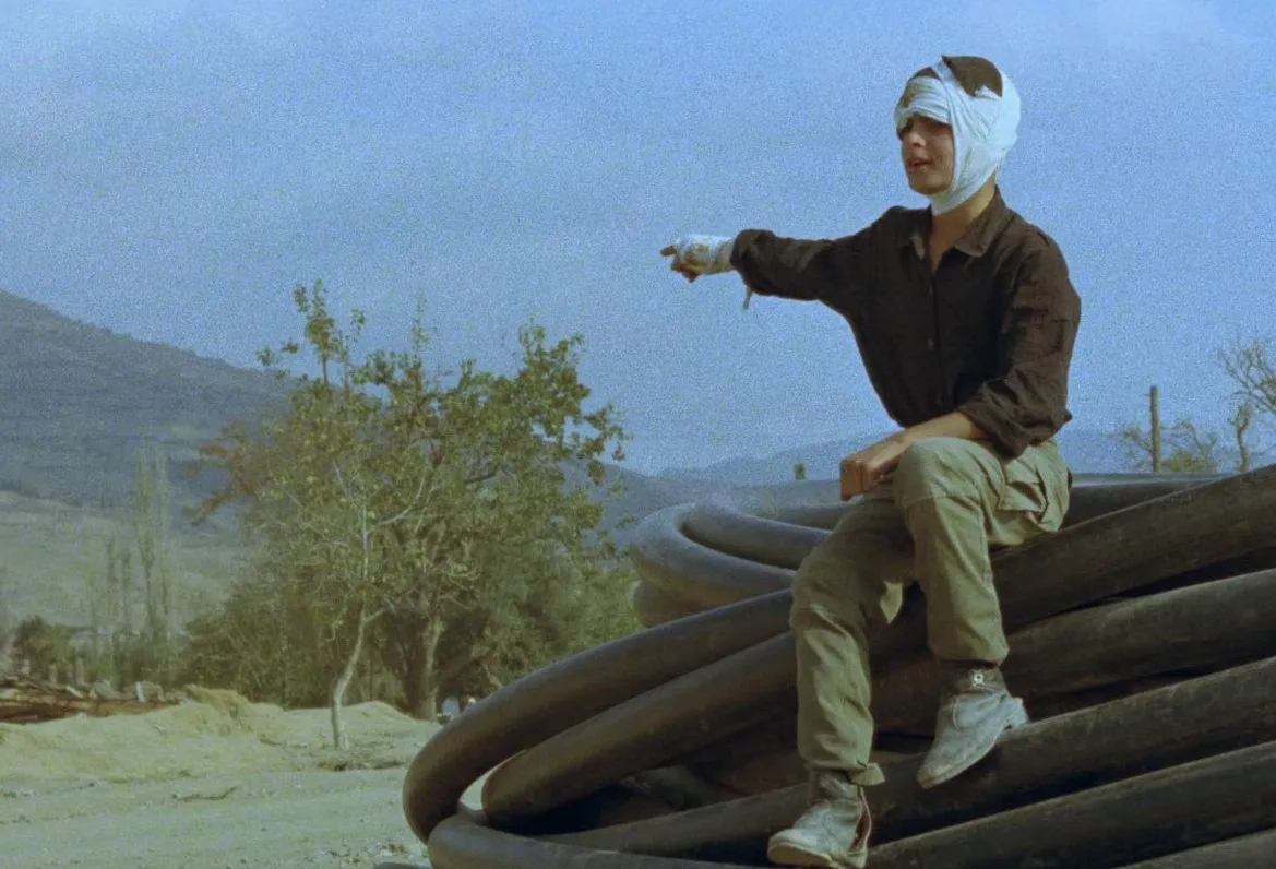 فیلم زندگی و دیگر هیچ (Zendegi va digar hich 1992)