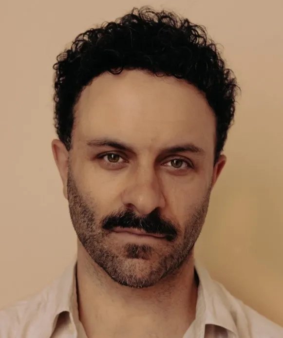 آرون  کاستا گانیس