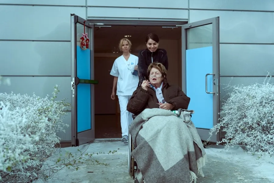 سریال خانه برای کریسمس (Home for Christmas 2019)