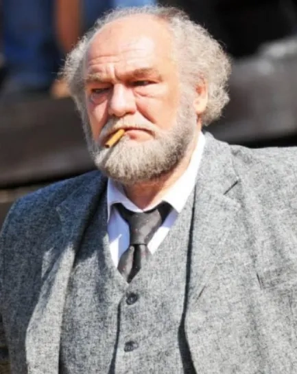 میتکو  آپوستولوفسکی