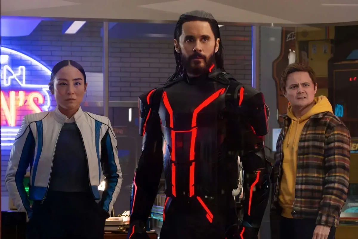 کارگردان «تاپ گان» سکوتش را شکست: ترون جدید دنباله‌ی فیلم من نیست! 