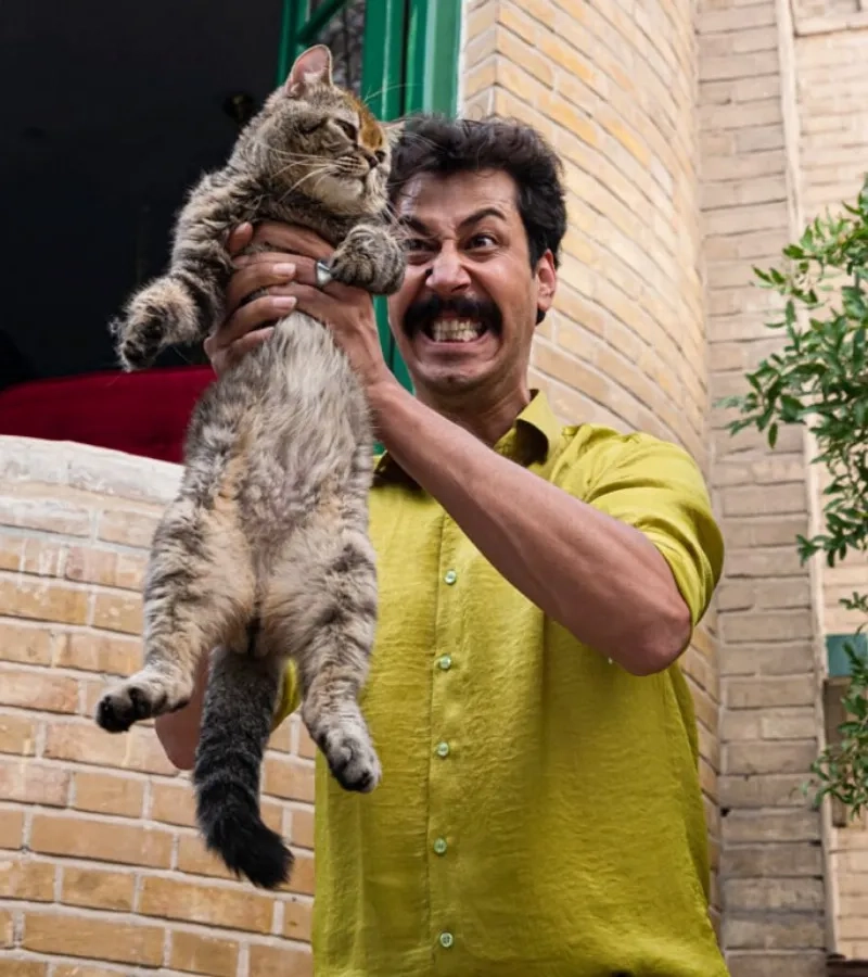 وقتی بالاخره انتقامت رو از مادرزن غرغروت می‌گیری؛ ببینید چی تو چاییش ریخت