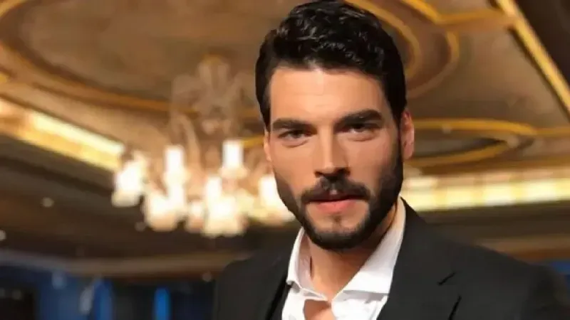 آکین آکینوزو در سریال ولیعهد