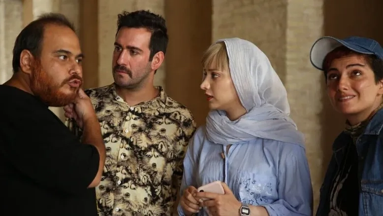 چالش‌های اکران «قرمز یواش»؛ روتوسکوپی، موتورسواری و سانسور حجاب