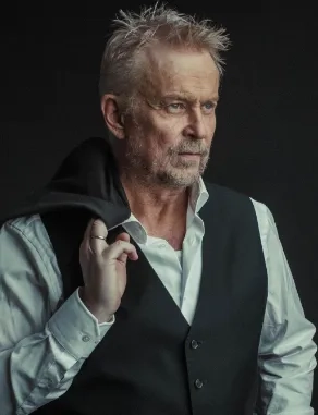 دنیس  استورهوی