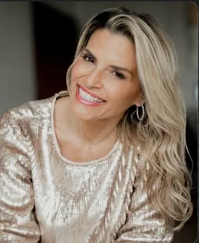 آنجلا سانتومرو